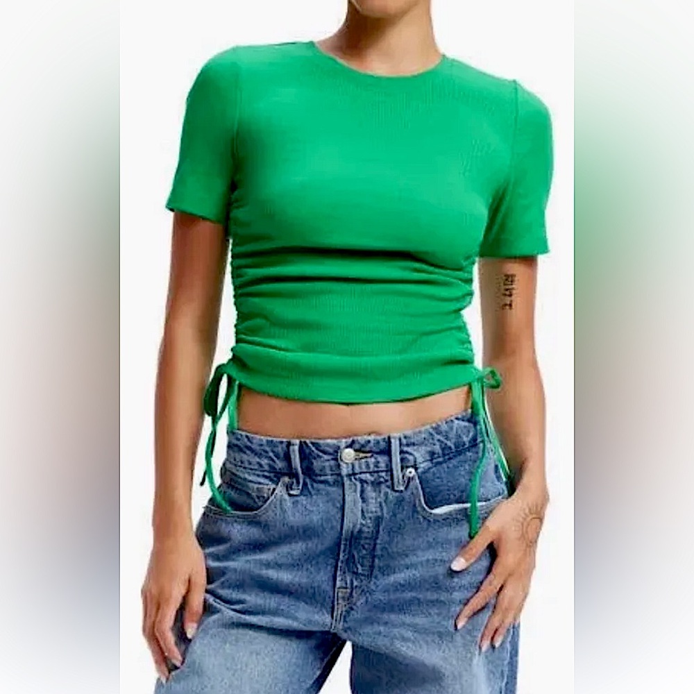 Good American Green Short Sleeve Ruched Side-Tie Crop Top